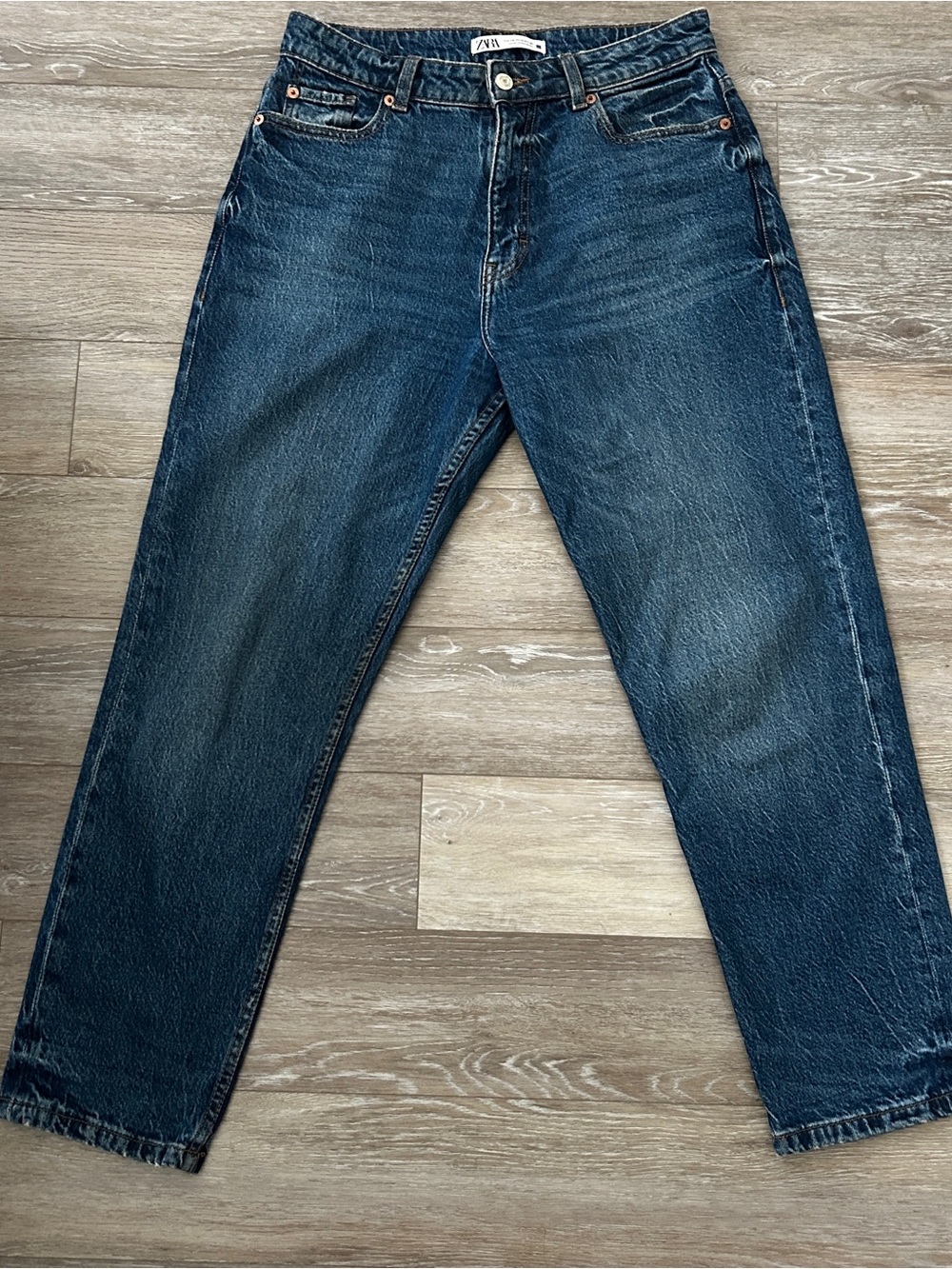 Zara women’s Washed Blue Relaxed Straight Jeans